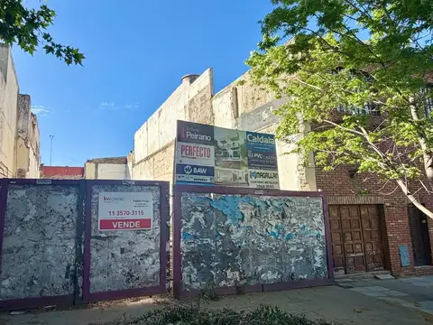 Terreno Baldío en Venta -Flores - Acepta Permuta-