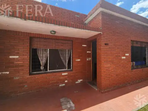 Venta casa 3 ambientes con patio en Wilde