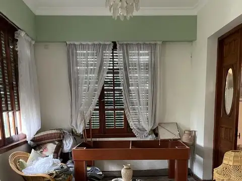 Casa en Venta con 3 cocheras
