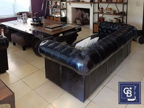 Casa 11 ambientes con 3 baños