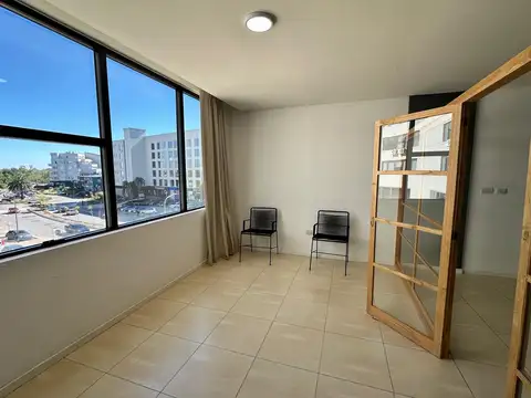 Oficina 2 ambientes con 1 baño
