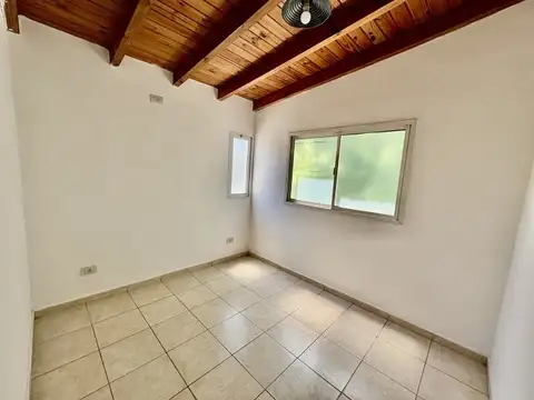 Depto Tipo Casa en Venta en Azcuenaga, USD 37.000