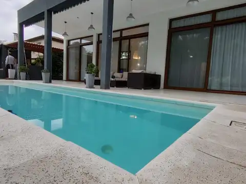 Casa 3 ambientes con 2 baños