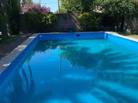 Casa 2 ambientes con 2 baños