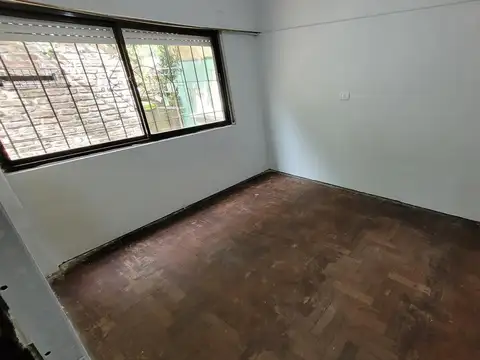 Casa 3 ambientes con cochera - Villa Tesei