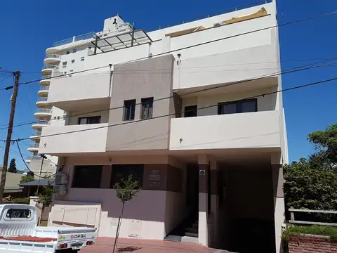 MUY LINDO DEPARTAMENTO EN CARLOS PAZ, 2 DORM. CÉNTRICO. A TAN SOLO 3 CUADRAS DE LA ZONA PEATONAL, ALQUILER PERMANENTE A 2 AÑOS