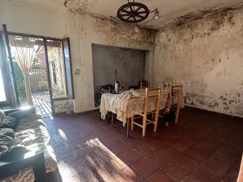 Casa 4 ambientes con 1 baño