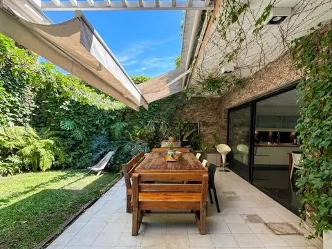 Espectacular CASA 5 AMBIENTES,PARRILA, PATIO, PARQUE,COCHERA