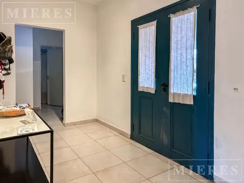 Casa en Venta con 4 cocheras