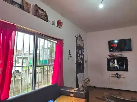 Casa 4 ambientes con 1 baño