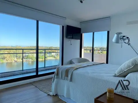 Excelente Apartamento De 2 Dormitorios Con Vistas Al Lago , Bajos Gastos Comunes