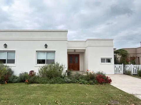 Casa en alquiler  en San Eduardo Pilar del Este | VCO Propiedades
