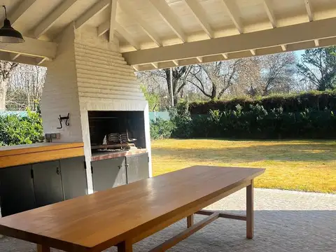 Casa en Pilar Village