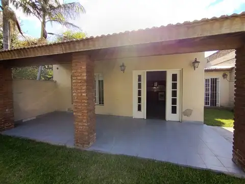 VENTA PH 3 AMB CON GRAN JARDIN Y GALERIA .CASTELAR