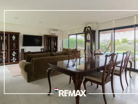 Venta Casa 5 amb El Canton lote al agua con Pileta