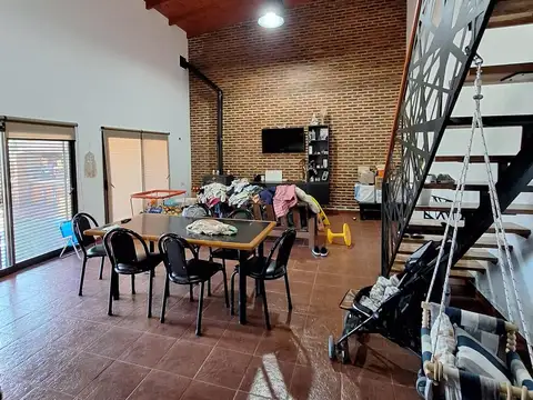 Casa 2 ambientes con 1 baño