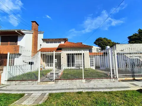 VENTA CASA EN QUILMES, EXCELENTE UBICACIÓN