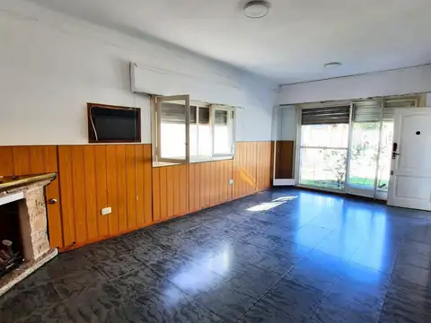 VENTA CASA EN QUILMES, EXCELENTE UBICACIÓN