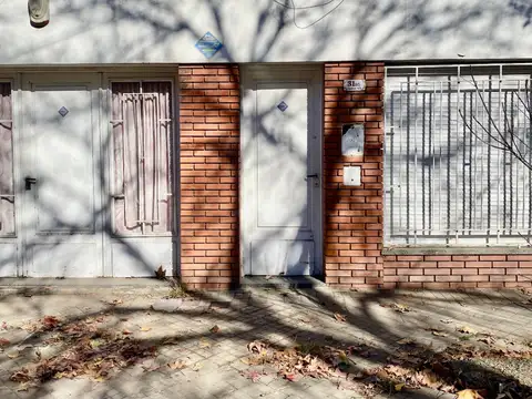 Casa en venta c/ cochera en República de la Sexta