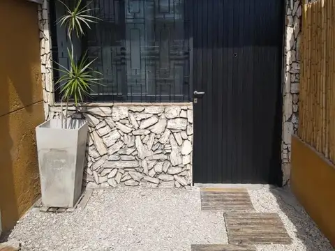 Departamento de 2 Ambientes y Medio, Muy Bien Ubicado a 1 Cuadra de La Estacion de Martin Coronado.