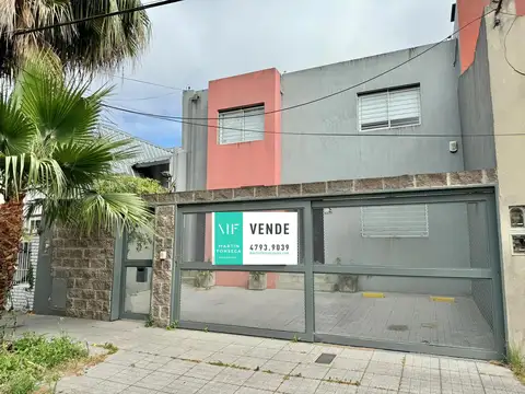 Moderna y cómoda casa en venta y alquiler en Florida con piscina y excelentes accesos.