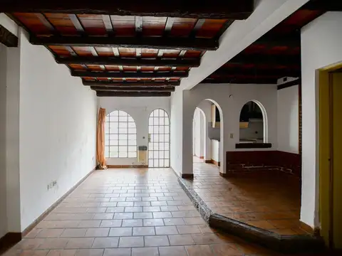 Casa 6 ambientes con 1 baño