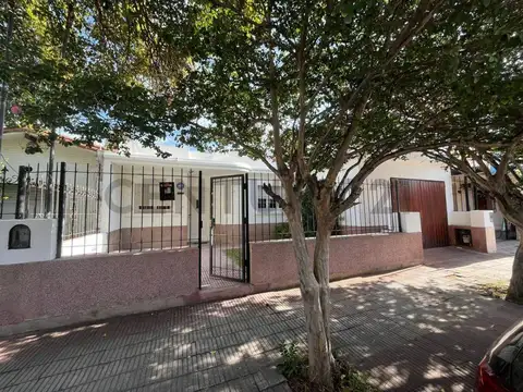 VENTA CASA, 3 DORMITORIOS, ALTO ALBERDI. APTO CREDITO!