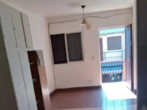 Monoambiente en Primer Piso en Munro