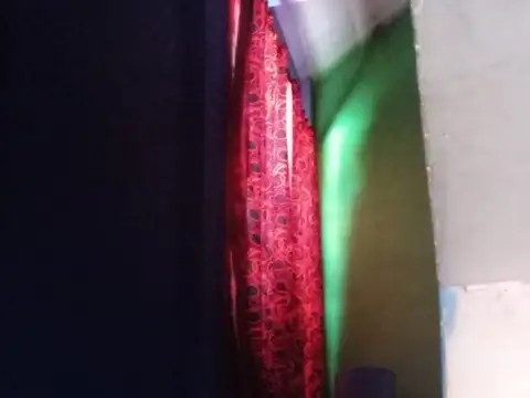 VENDO INMUEBLE CON DOS CASAS DOS LOCALES COCHERA CUBIERTA PLENO CENTRO COMERCIAL B° INDEPENDENCIA