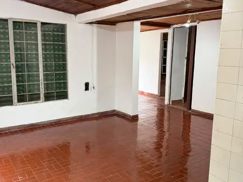 Casa 3 ambientes con 1 baño