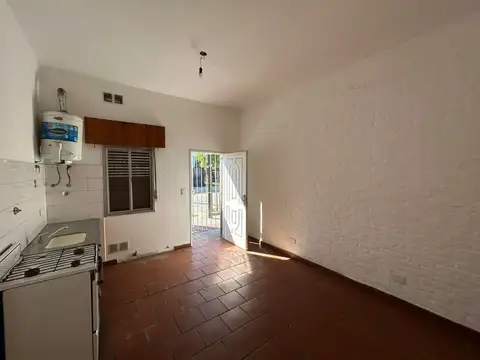 ALQUILER - departamento 2 ambientes con PATIO