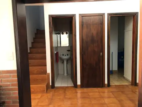 Casa en Alquiler con 2 cocheras
