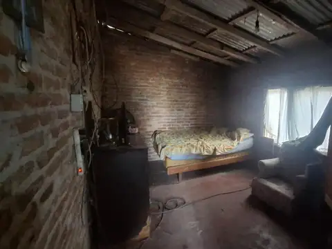 Casa 2 ambientes con 1 baño