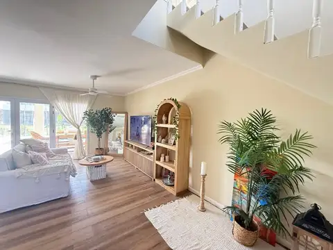 San Ramon, Pilar del Este 5500