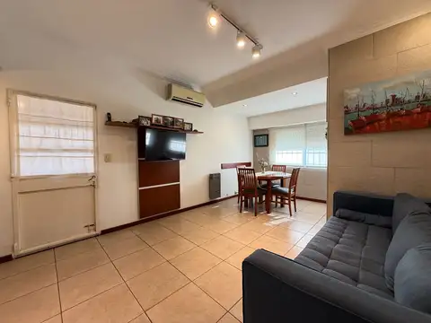 Depto Tipo Casa en Venta en Villa Luzuriaga, USD 70.000