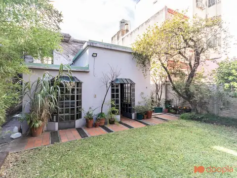 VENTA CASA 4 AMBIENTES VILLA CRESPO COCHERA JARDIN PILETA