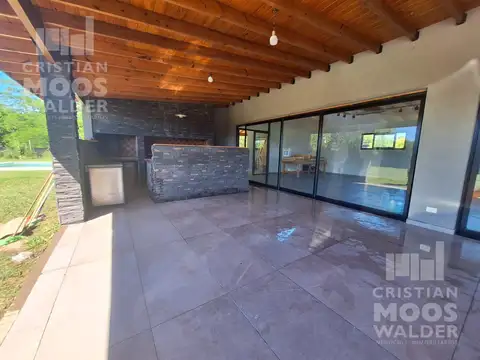 Casa 5 ambientes con 2 baños
