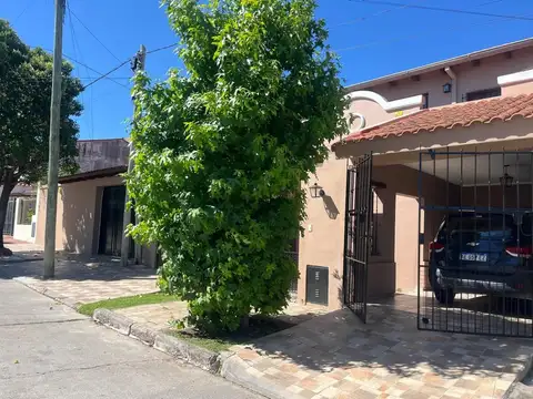 Los Sauces, Tres Cerritos