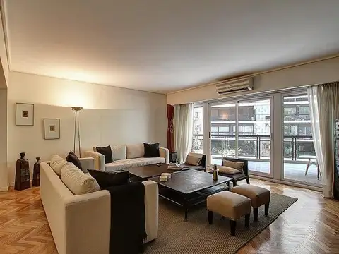 3 dormitorios con dependencia. Cochera fija. Seguridad. Luminoso. Recoleta