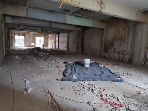 EXCELENTE UBICACION COMERCIAL