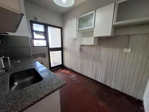   ALQUILADO   3 AMB CON BALCON. ESTACIONAMIENTO