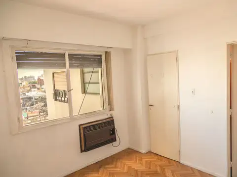 Venta depto Flores con renta piso alto y luminoso!