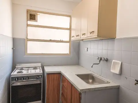 Venta depto Flores con renta piso alto y luminoso!