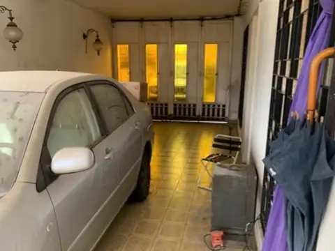 Casa 5 ambientes con 4 baños