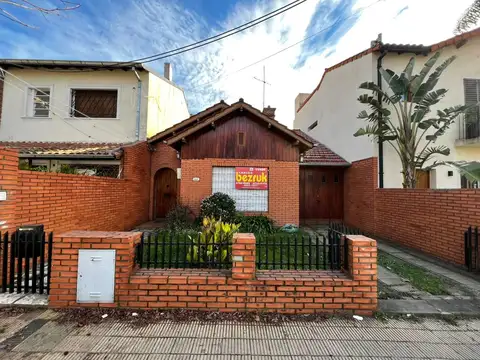 Casa de 3 ambientes con escritorio y garage en venta en Olivos