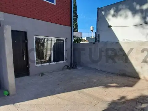 VENTA EN BLOCK 2 CASA DUPLEX Y DOS LOCALES EZEIZA