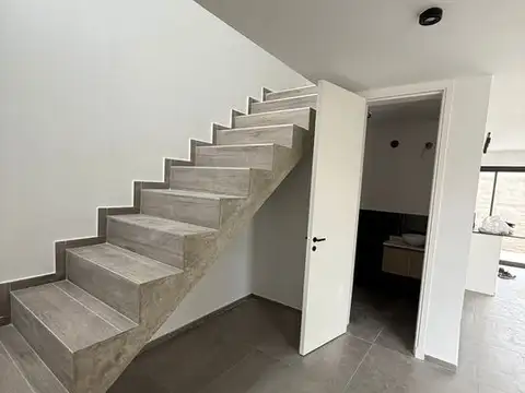 Depto Tipo Casa en Venta de 4 ambientes