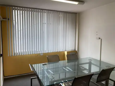 Oficina en Alquiler al Sur