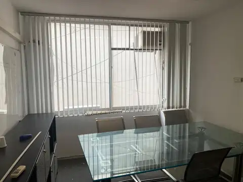 Oficina lista para ocupar en el corazon de la Av. Corrientes y a pasos de Tribunales