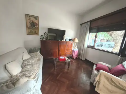 Depto Tipo Casa 4 ambientes con 2 baños
